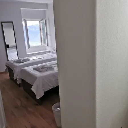 Alpina Caux Apartment *