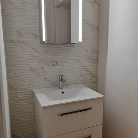 Alpina Caux Apartment