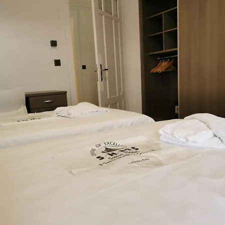 Alpina Caux Apartment *