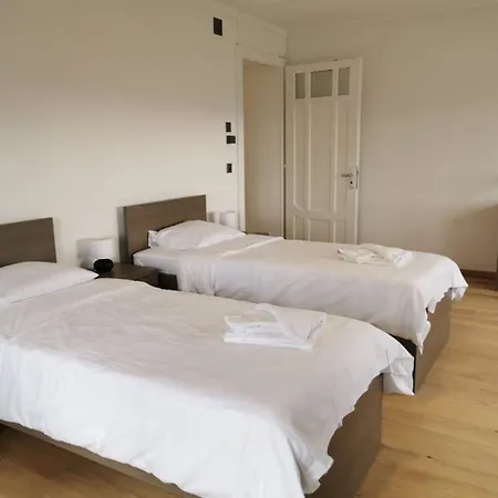 Alpina Caux Apartman *